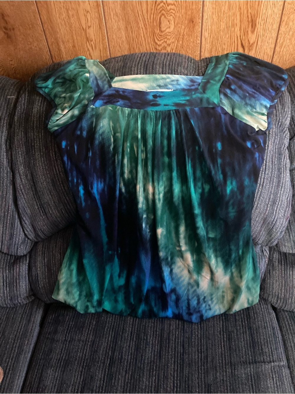 Dressbarn bubble- like top blue and green tie dye size medium top shirt